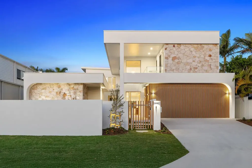 Bokarina 5 Bedroom LUXURY BEACHSIDE LIVING - BRAND NEW DESIGNER HOME!