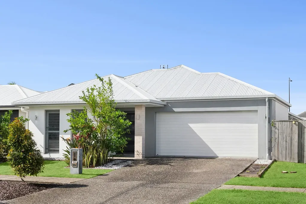 Baringa 4 Bedroom Spacious family retreat in the heart of Aura
