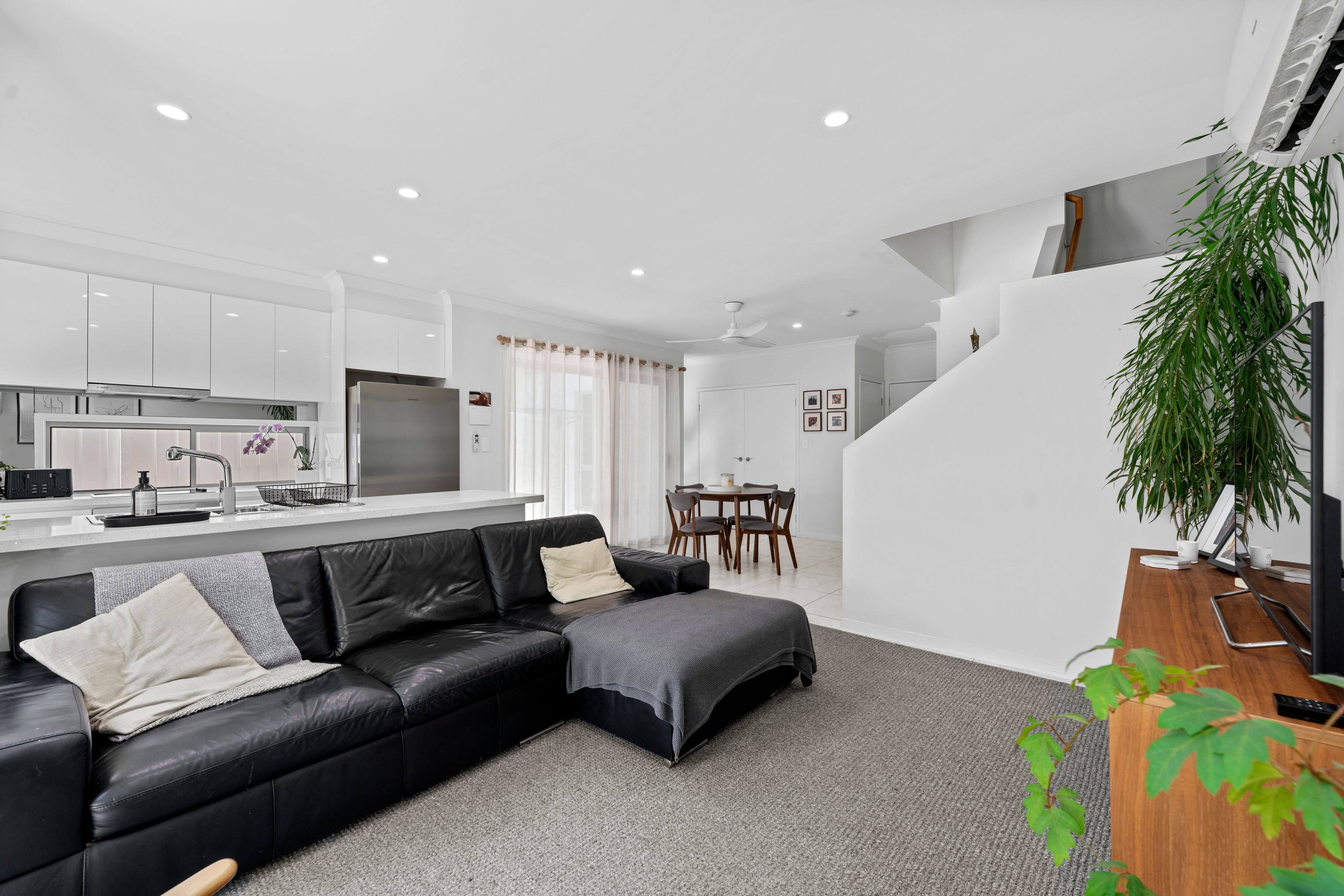 UNIT 2 12 SAPPHIRE PL, ELANORA QLD 4221, 0 침실, 0 욕실, Townhouse