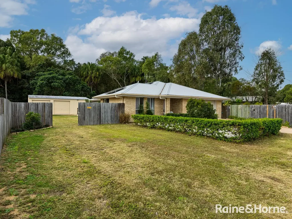Moore Park Beach 4Zimmer Four Bedrooms + Shed Just Minutes to the Beach on a Spacious 1541m2 allotment