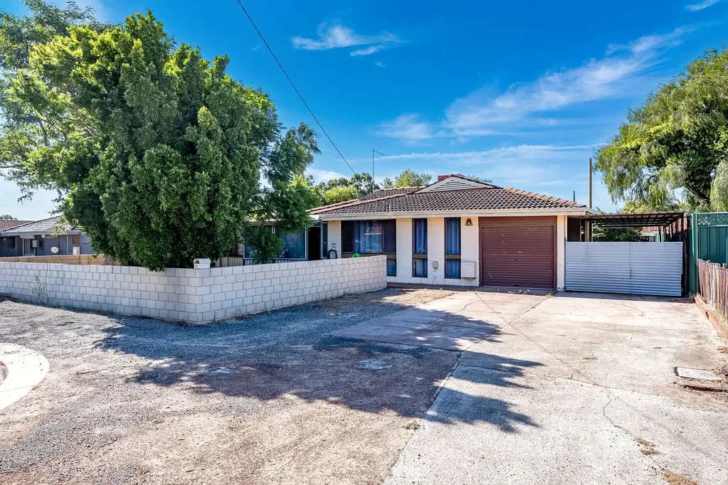 11 Quandong Place, Pinjarra, WA 6208