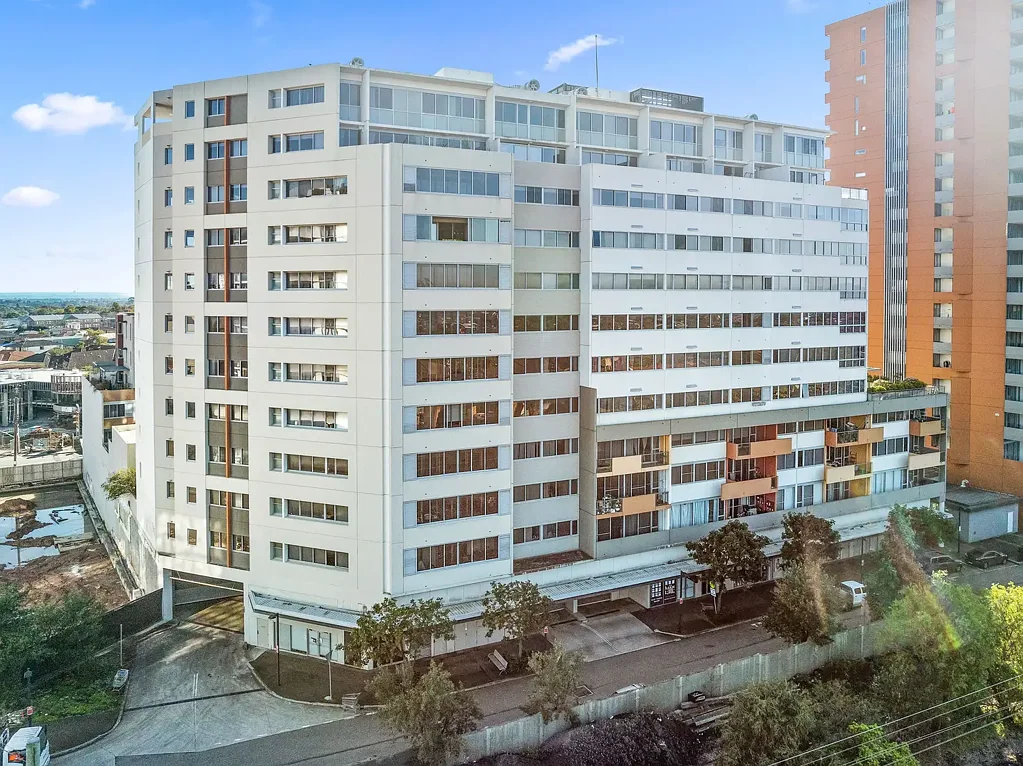 Hurstville 2침실 Modern, Spacious and Light-filled Apartment