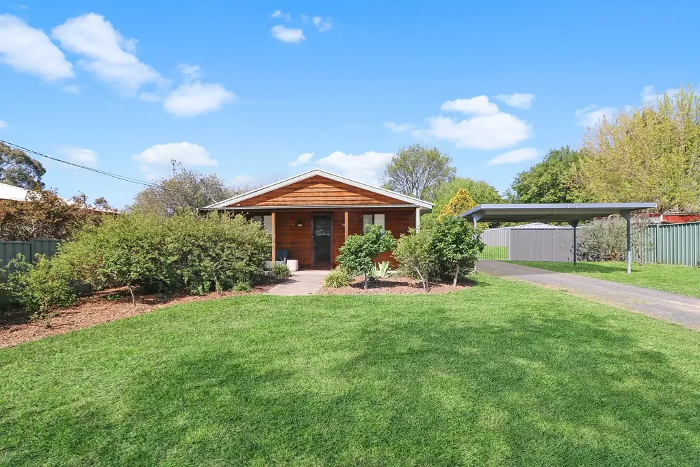 Glen Innes 3침실 Beautifully Renovated Weatherboard Home in Prime Location
