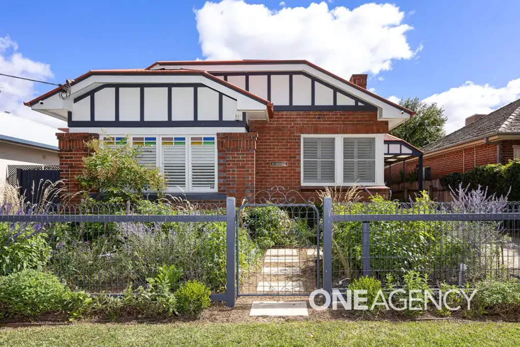 57 WOLLUNDRY AVENUE, Wagga Wagga, NSW 2650