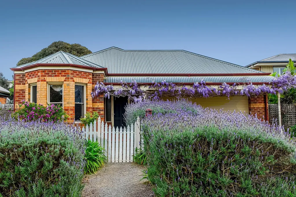 Ocean Grove 3Habitaciones Embrace the Coastal Lifestyle in This Charming Cottage