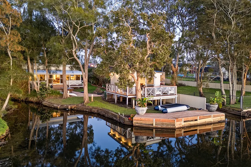 19 Malvina Parade, Gorokan, NSW 2263