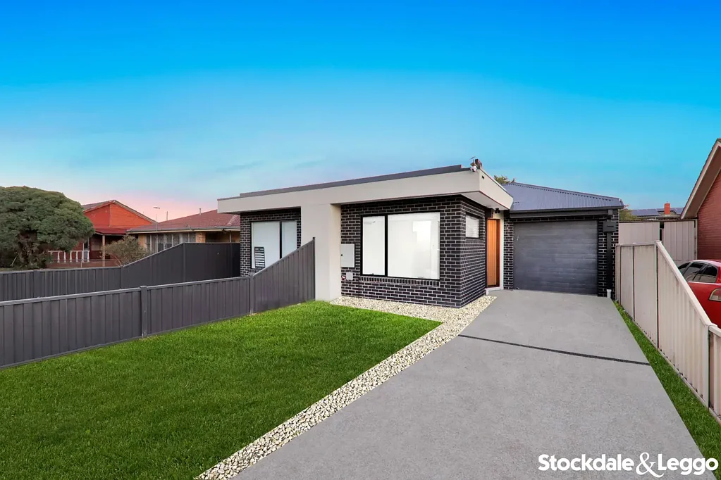 3-Bedroom Unit in Laverton - Modern Living at Its Best!