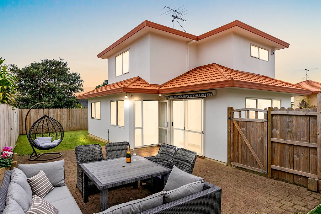 2/1 Mossop Rise, Glenfield, North Shore City, Auckland