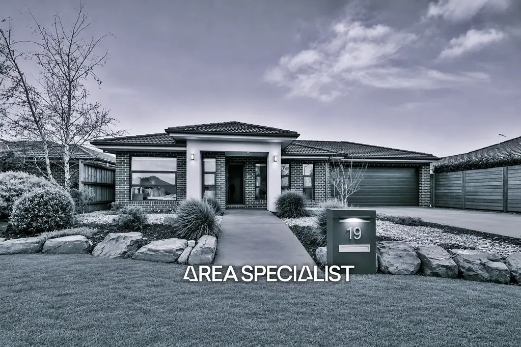 19 Montalto Drive, Pakenham, VIC 3810