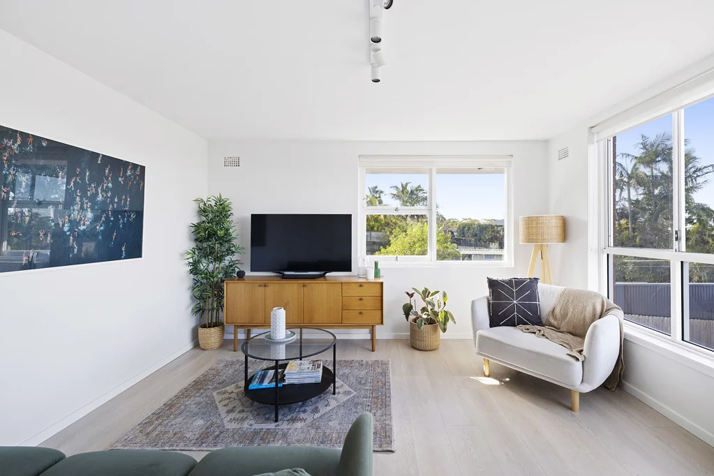 North Balgowlah 2Moenga Light-filled renovated apartment in quiet North Balgowlah setting