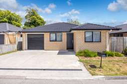 39 Benjamin Avenue, Rototuna North