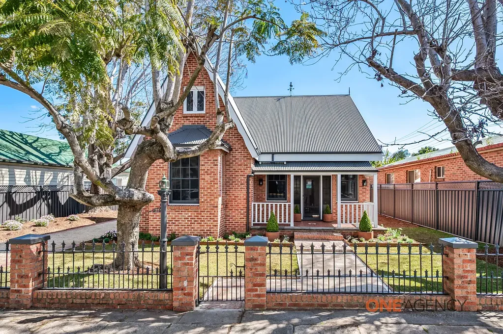 Mayfield 4Kwarto Inner CBD Family Home On Double Block!