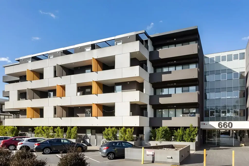 Modern 2-Bedroom Apartment Near Monash University