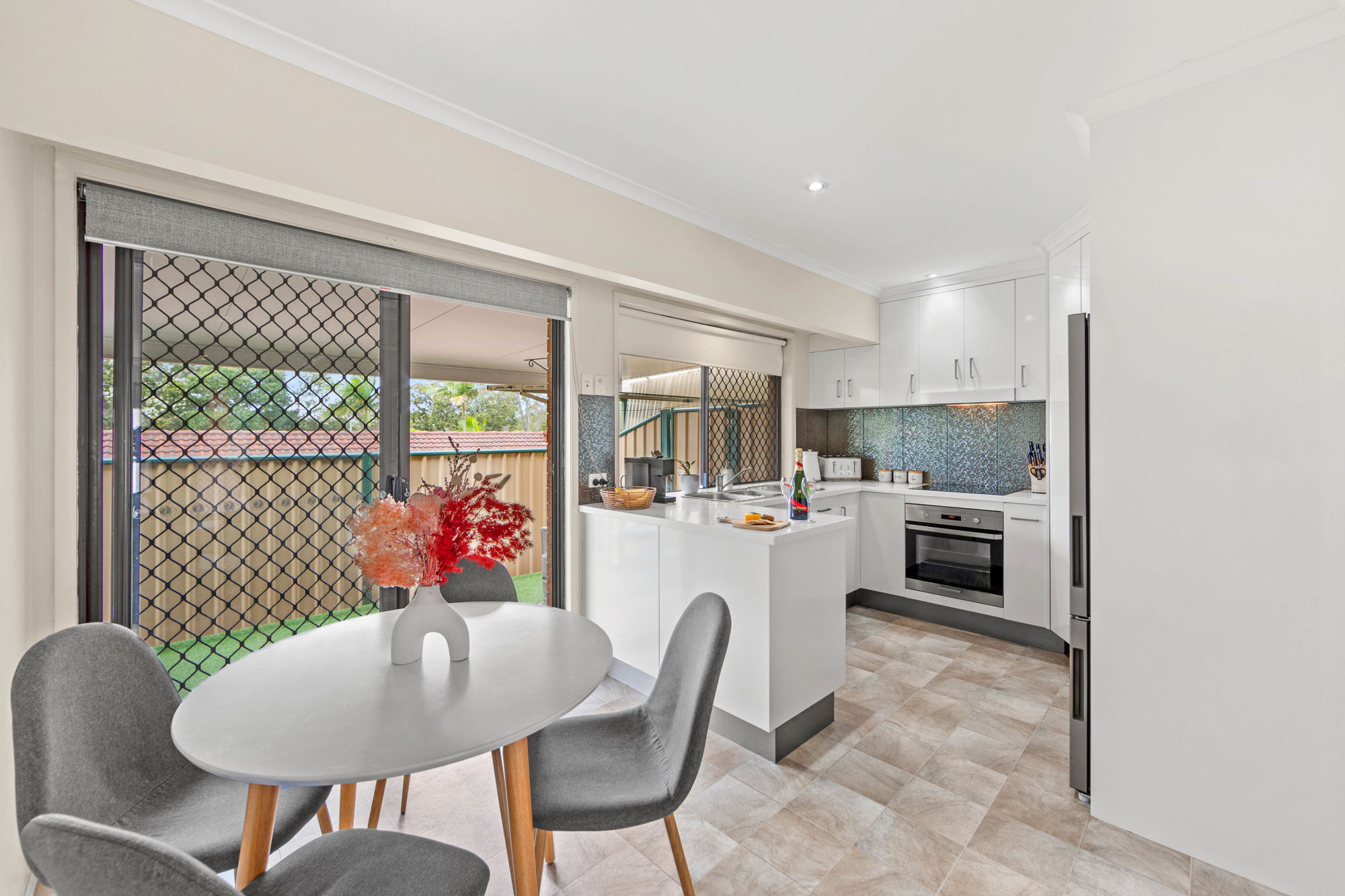 HELENSVALE VILLAS UNIT 15 11-15 LINDFIELD RD, HELENSVALE QLD 4212, 0部屋, 0バスルーム, House