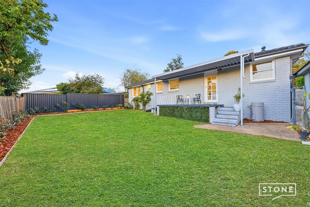 West Pennant Hills 3房 拎包入住的便利，距离地铁站 1 公里 Turn-Key Convenience, 1km to Metro Station