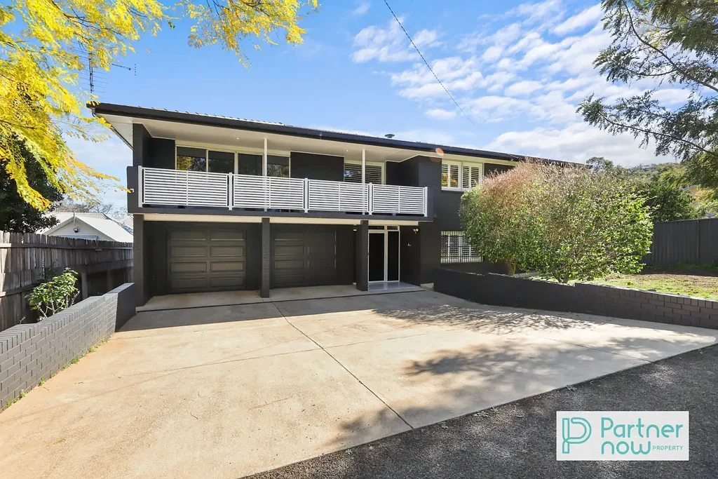 Tamworth 5બેડરૂમ Spacious Two-Storey Family Living in East Tamworth