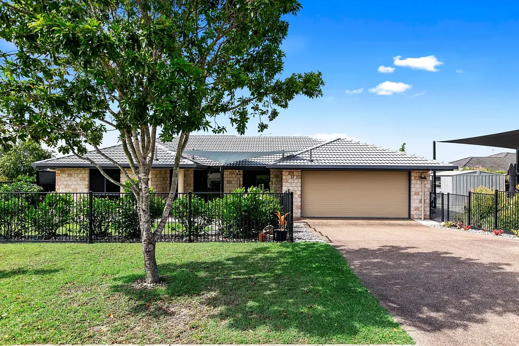 17 Picadilly Circuit, Urraween, QLD 4655