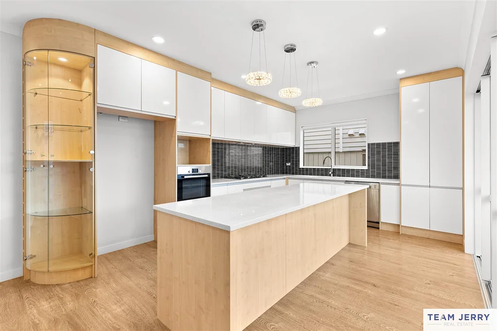 Flat Bush 6Kwarto Spacious and Multi Generational Living