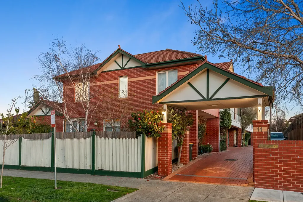 Caulfield North 3房  Modern 3-Bedroom Townhouse in a Quiet Caulfield North Pocket