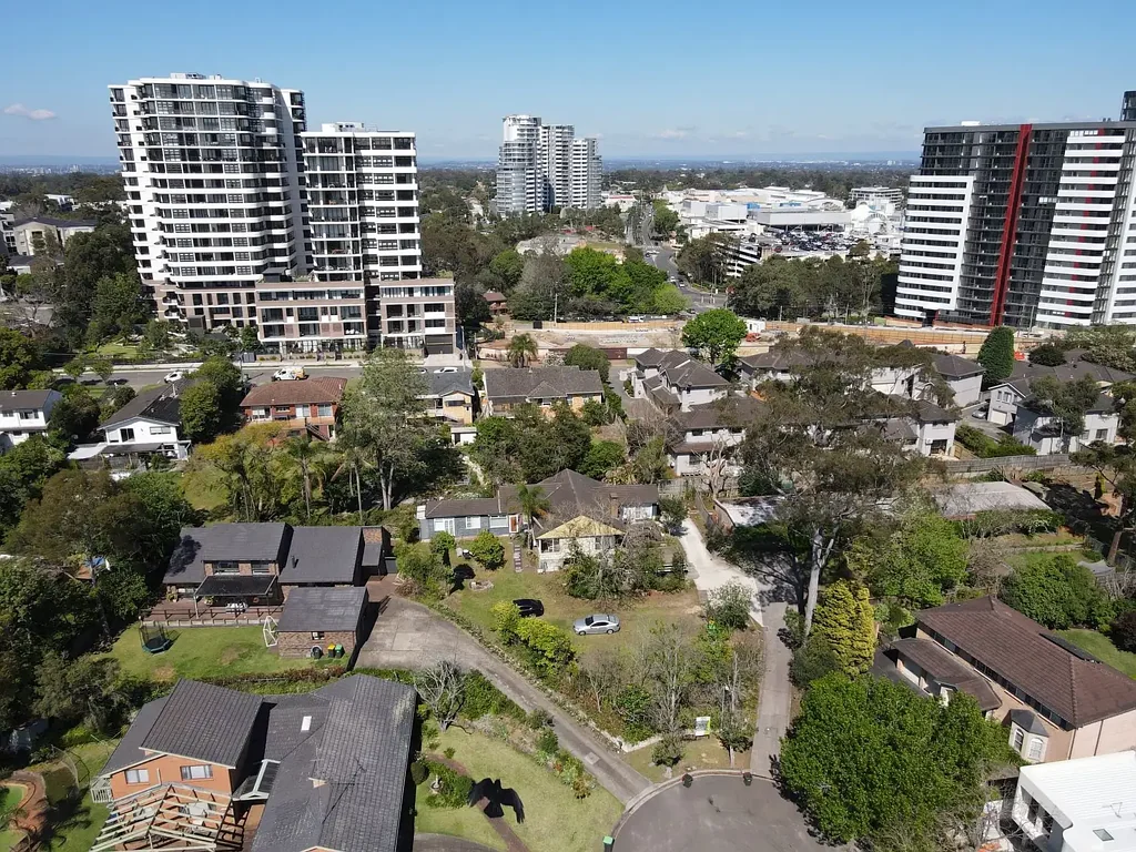 Castle Hill 5Kwarto LMR DEVELOPMENT OPPORTUNITY - SHORT WALK TO METRO