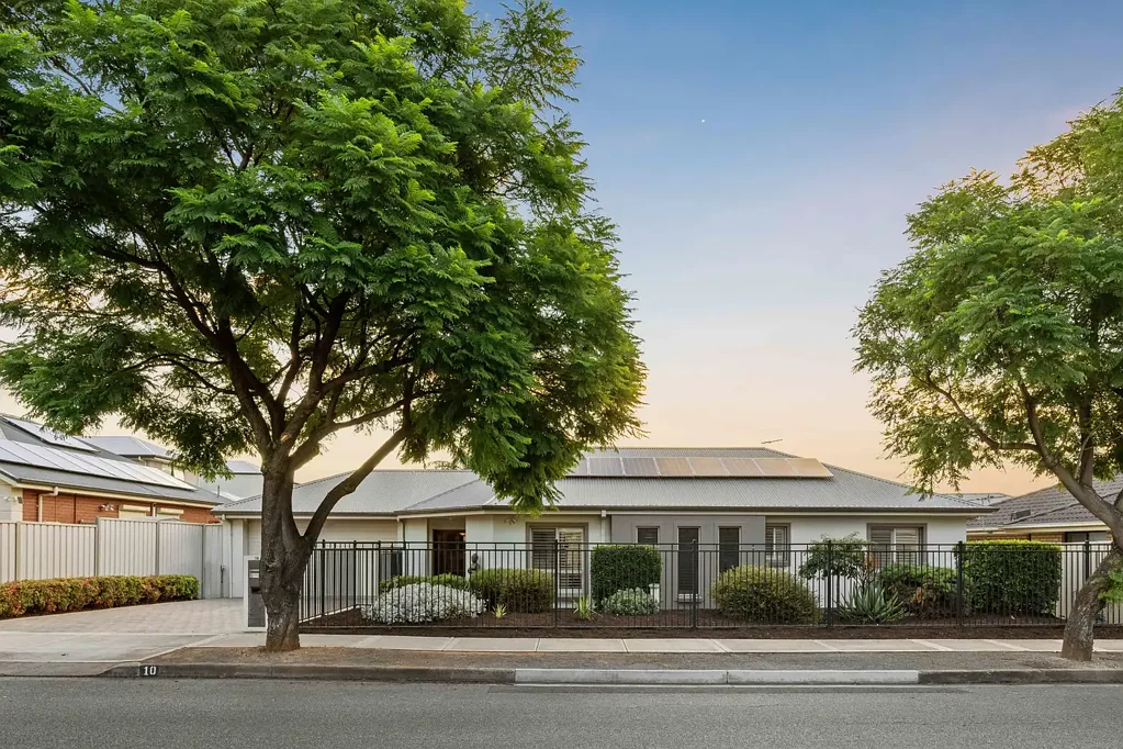 10 Glamis Avenue, Seacombe Gardens, SA 5047