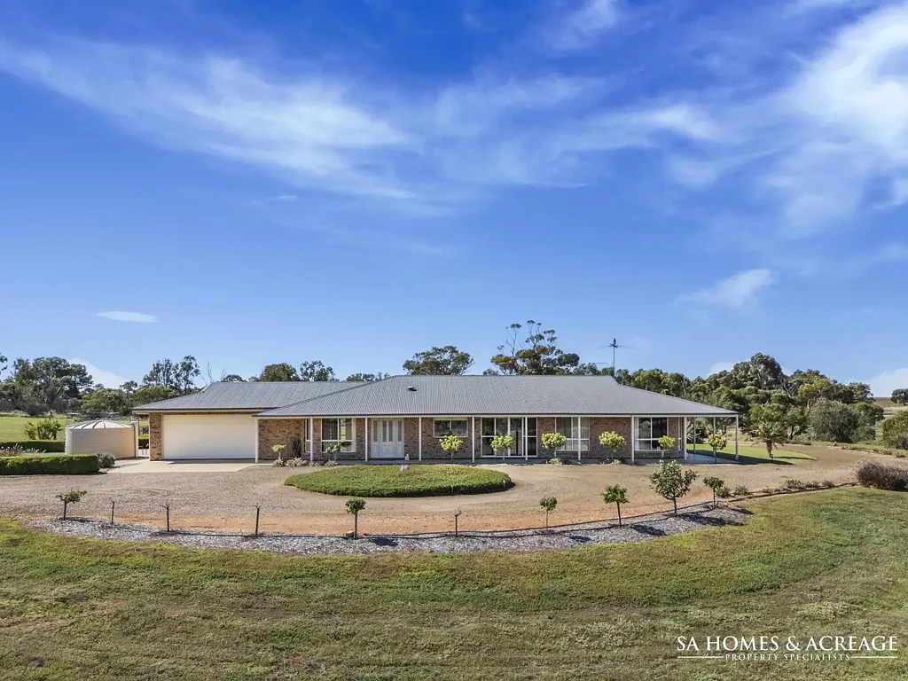 Palmer Expansive Rural Surrounds, Pristine Residence!