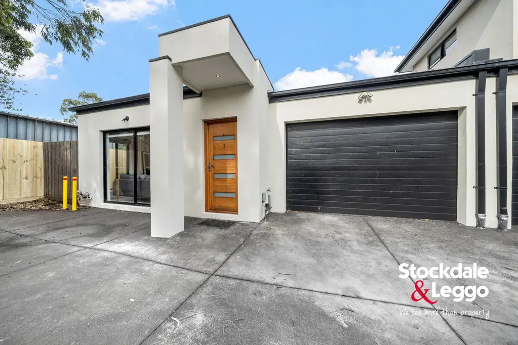 Glenroy 2房 维护美观单层 两卧两厅 开放式布局 低维护庭院 现代简约舒适 步行生活便利 Single Level Convenience!