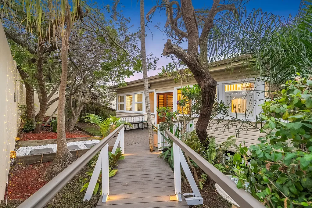 Brighton 3 Slaapkamer A Hidden Bayside Oasis with Space, Privacy & Endless Potential