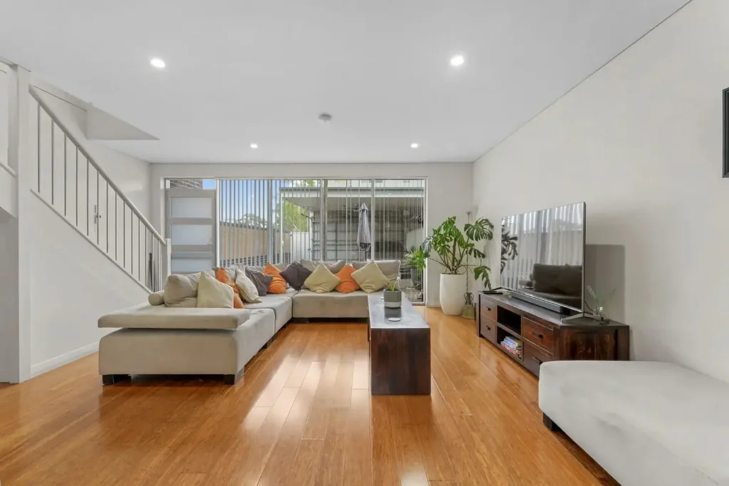 Private Four Bedroom Townhouse In Prime Location