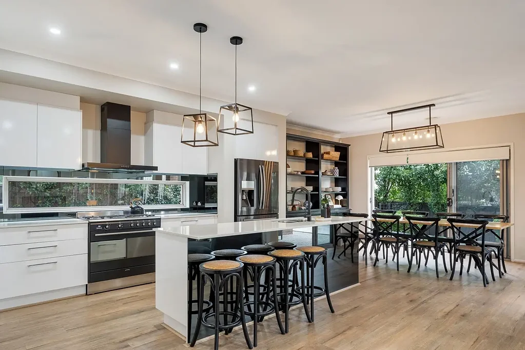 Greenvale 4침실 Exquisite parkside entertainer near Aitken College