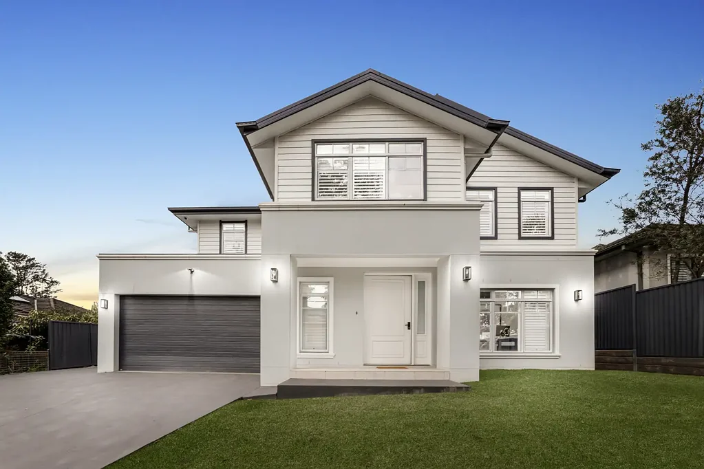 Seven Hills 5Zimmer Lovely, Luxurious, Luminous, Lively & Location. This Home Has It All!