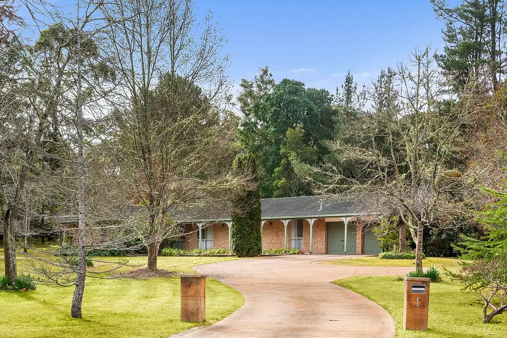 1 Bedford Place, Burradoo, NSW 2576