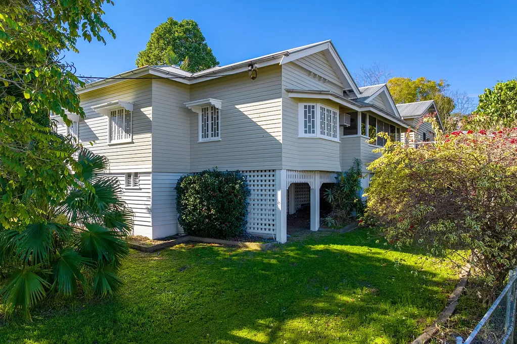 Gympie 5ਬੈੱਡਰੂਮ Don't Miss This Dual-Living Opportunity