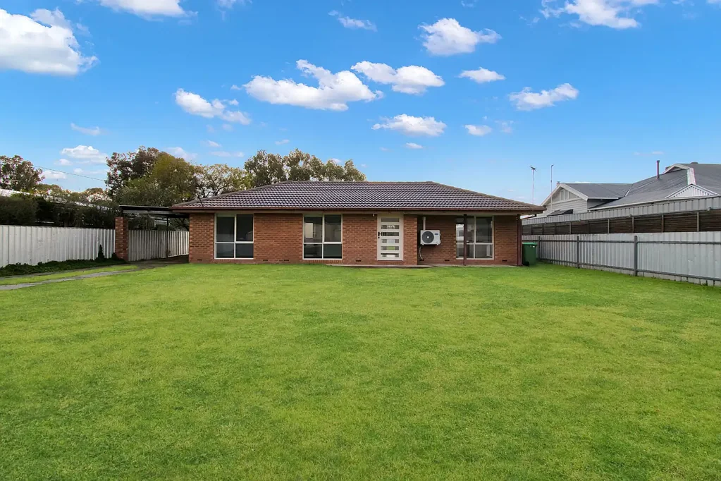 Holbrook 3房  Great Opportunity