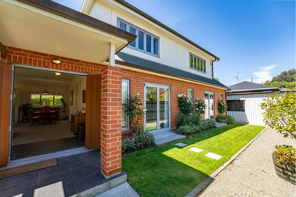 Nelson City 4ਬੈੱਡਰੂਮ Centrally Positioned Executive Residence!