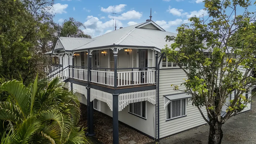 Maryborough 6ਬੈੱਡਰੂਮ Dual Living Queenslander With Pool, Shed And Multiple Living Areas