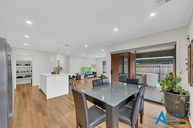 28 CASCADE DR, AINTREE VIC 3336, 4 침실, 3 욕실, House