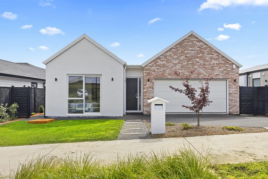 Pukekohe 4部屋 Direct Developer Sale at Pukekohe's New Surb