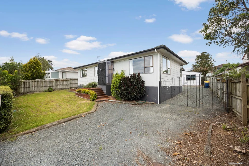 32 Granville Drive, Massey, Waitakere City, Auckland