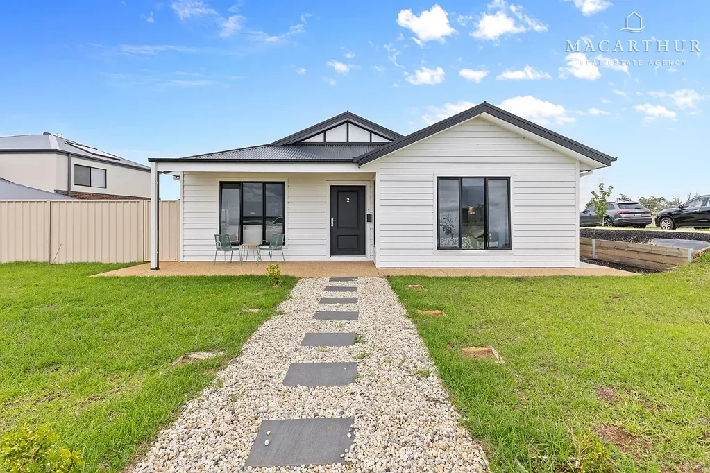 Gobbagombalin 4房  Stunning Near-New Home in Highly Sought-After Gobbagombalin
