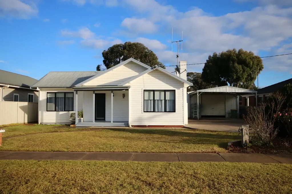 Rochester 4 Slaapkamer 4BR 2 BATH WITH SUBSTANTIAL SHEDDING