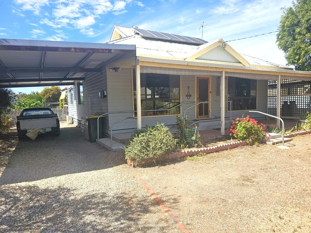 8 Gray Street, Donald, VIC 3480