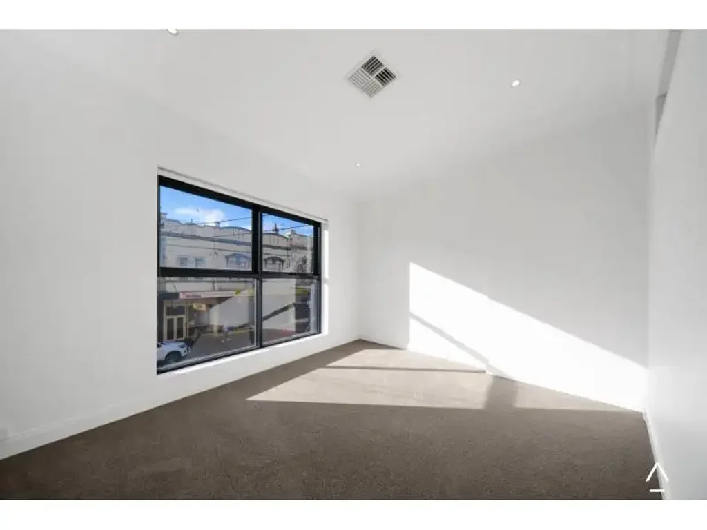 Two Bedroom Apartment in the Heart of Newtown