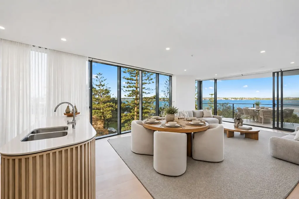 Labrador 3બેડરૂમ Elevated Broadwater Living with Space, Style & Resort Luxury