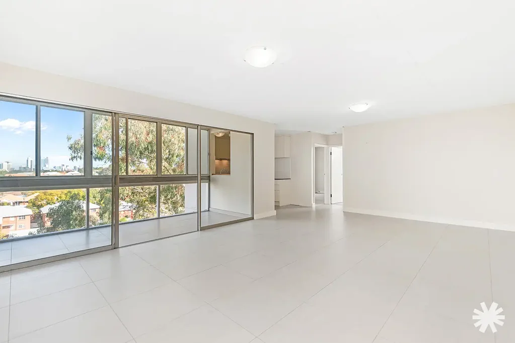 Mount Lawley 2房  Top Floor Skyline Views in Tightly Held Lawley Towers