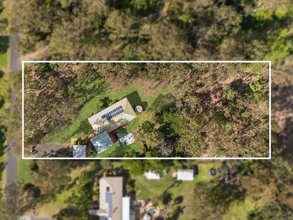 Barellan Point 4房 桉树林中的木质休憩之所 | 7,300平方米的私密空间 A Timber Retreat Among the Gums | 7,300m² of Privacy