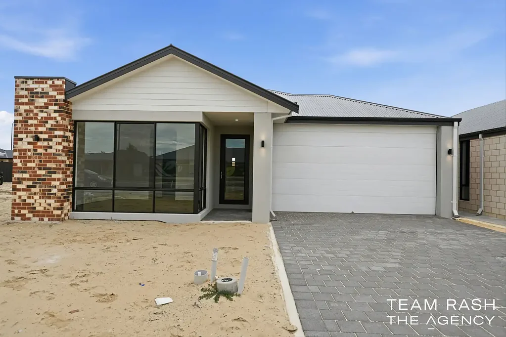 Byford 3房  Brand-New Contemporary Living with Theatre Room & Modern Style