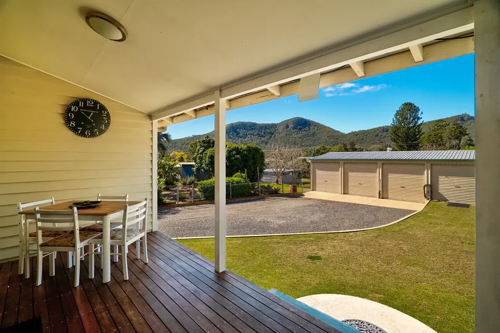 24 Richard Street, Esk, QLD 4312