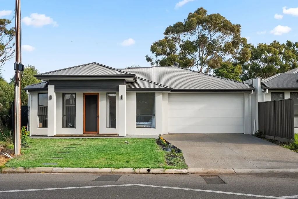Morphett Vale 3房  Modern Style in Morphett Vale.