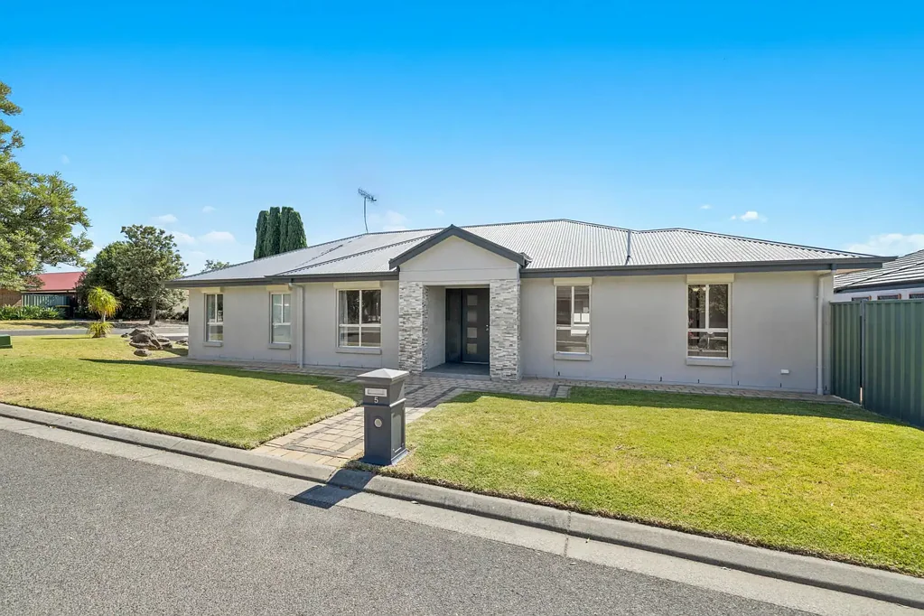 5 Robb Street, Encounter Bay, SA 5211